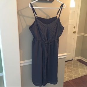 Women’s XL gray Old Navy spaghetti strap sundress.